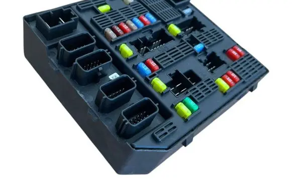 Renault Scenic III - Grand scenic III Fuse module 284b69553r