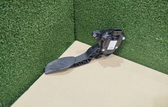 Renault Koleos II Accelerator throttle pedal 18002DF30B 6PV31240400 05032019