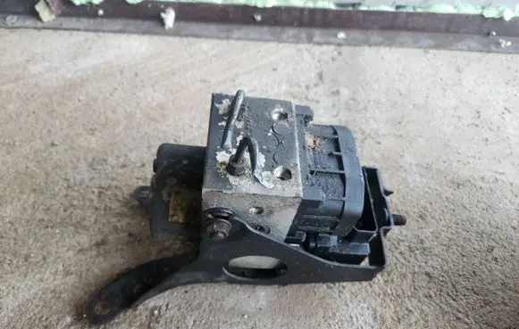 Subaru Forester SF ABS Pump 971203250 F40HU402B0011