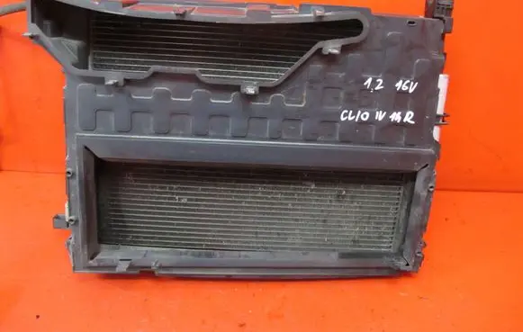 Renault Clio IV Coolant radiator 214107326R 215592894R 214818009R