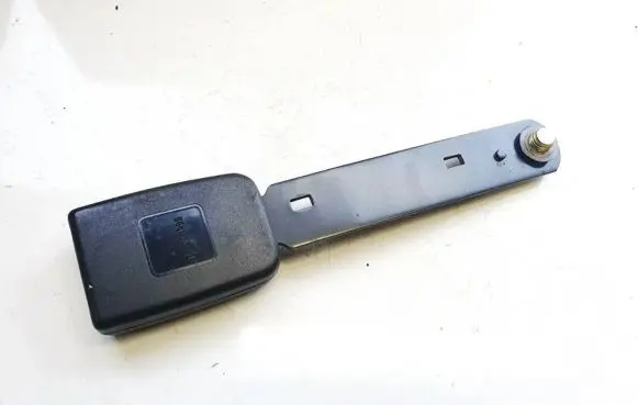 Front seatbelt buckle