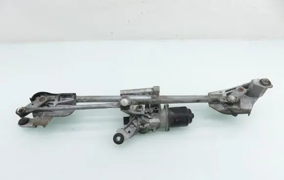 Nissan Navara Front wiper linkage 