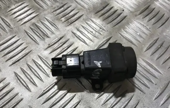 Rover 25 Fuel cut-off switch wqt100030