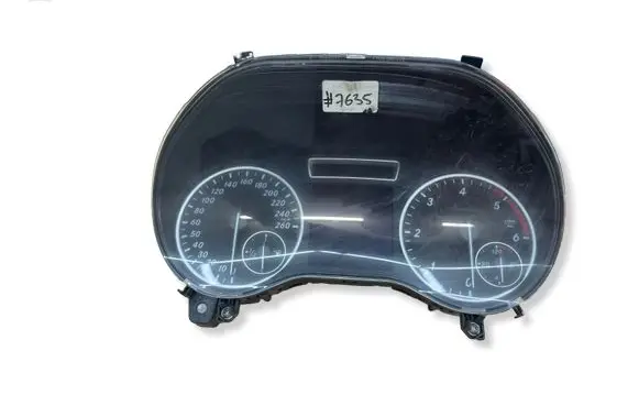 Mercedes-Benz B W246 W242 Speedometer (instrument cluster) A2469006111