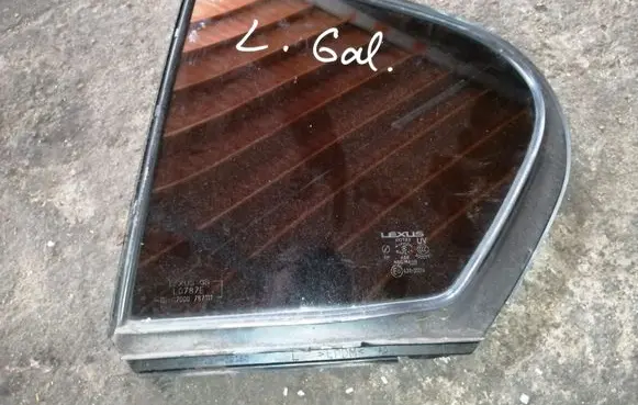 Lexus GS 300 350 430 450H Rear vent window glass 6818930160