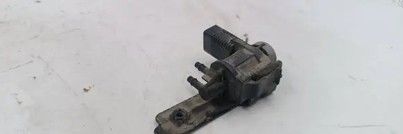 Audi A4 S4 B5 8D Vacuum valve 4B0906289H