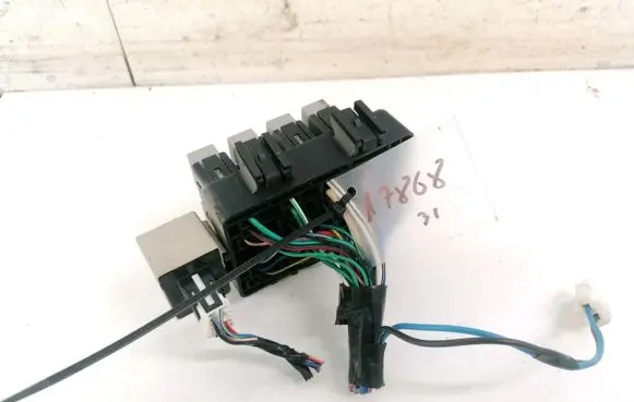 Subaru Outback Fuse box set E11020100
