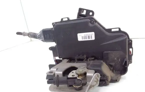 Audi A4 S4 B6 8E 8H Front door lock 8E2837015C