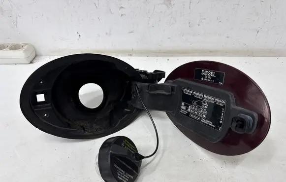 Mercedes-Benz ML W164 Fuel tank cap A1645841617