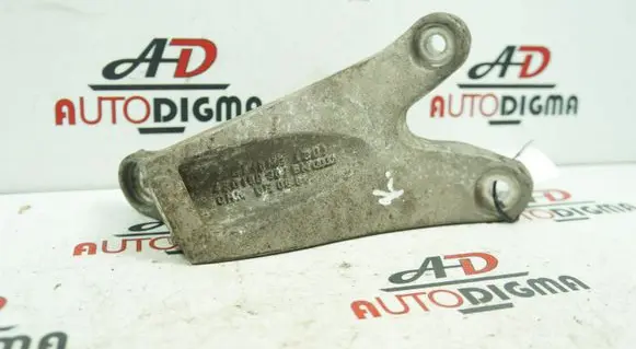 Audi A8 S8 D3 4E Engine mounting bracket 4E0199307BM