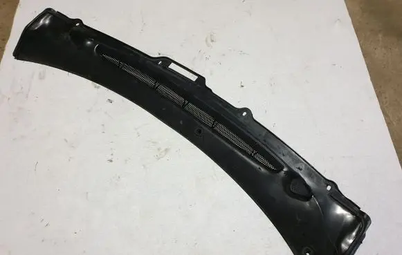 Volvo S80 Windshield trim 9484666 9484667