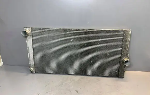 BMW 5 F10 F11 Coolant radiator 17118509176 18509176 X0008001