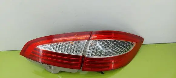 Ford Mondeo MK V Rear/tail lights 7S7113404B