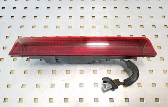 Honda FR-V Third/center stoplight 28622539