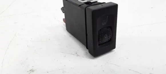 Volkswagen PASSAT B5.5 Seat heating switch