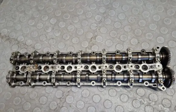 BMW X5 F15 Camshaft 7800044 8575439 8575440
