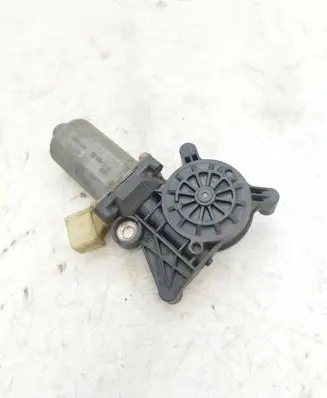 Mercedes-Benz E W210 Front door window regulator motor 0130821708
