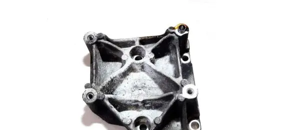 Peugeot 307 Engine mounting bracket 9636693680