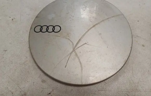 Audi 200 Wheel nut cap/cover 447601165