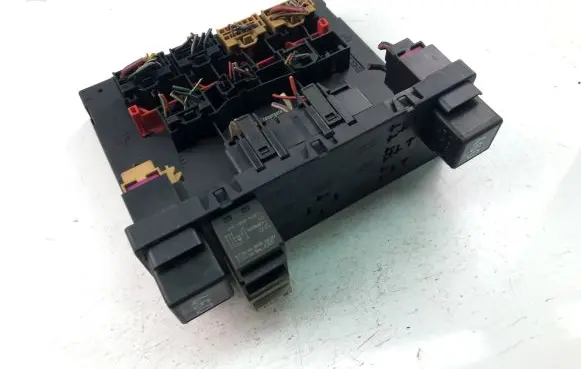 Volkswagen Caddy Central body control module 3C0937049D