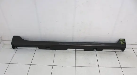 Mazda 3 II Sill