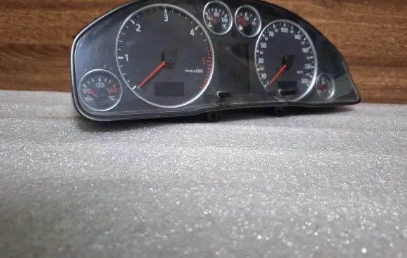 Audi A6 S6 C5 4B Speedometer (instrument cluster) 10082108001 28909J