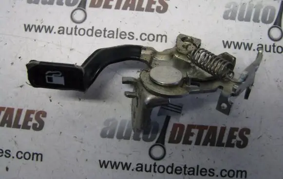 Toyota Avensis T250 Fuel tank opening switch 