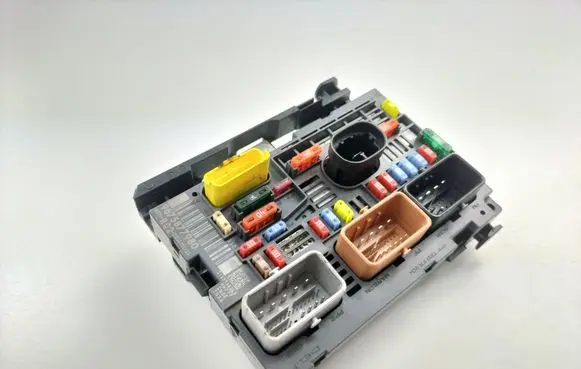 Citroen C4 Aircross Fuse box set 9675877980