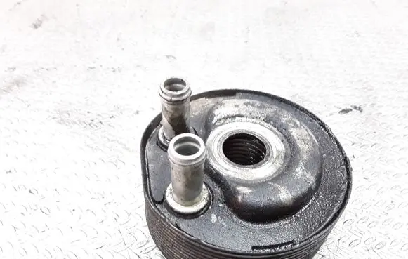 Nissan Primera Oil filter mounting bracket