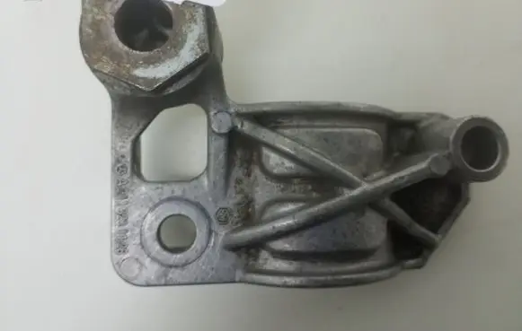 Mercedes-Benz CLS C219 Sway bar bush bracket, front A2113231126