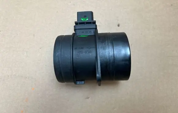 Audi A4 S4 B7 8E 8H Mass air flow meter 03G906461C