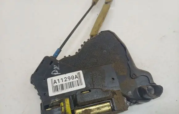 Toyota Corolla Verso AR10 Front door lock 