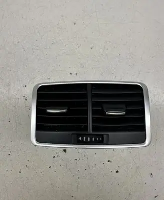 Audi A6 S6 C6 4F Rear air vent grill 4F0819203C