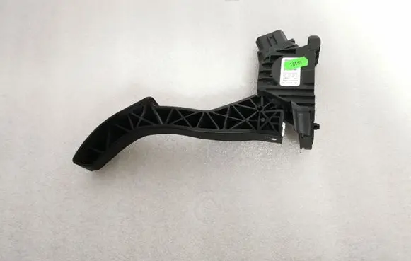 Volkswagen Golf VII Accelerator throttle pedal 5Q1723503F