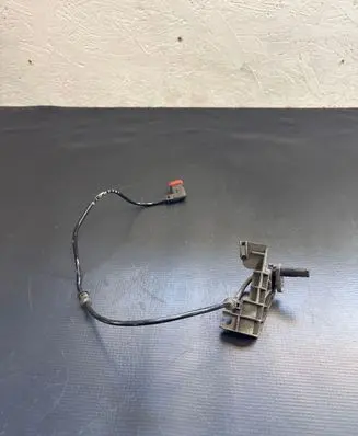 Mercedes-Benz E W212 ABS rear brake sensor 2125402117