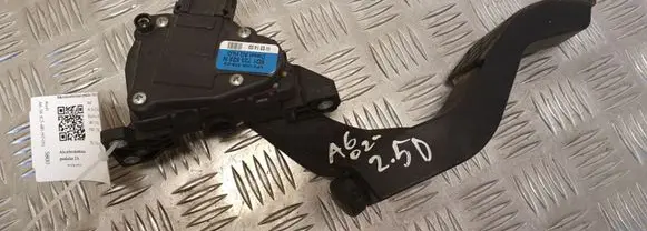 Audi A6 S6 C5 4B Accelerator throttle pedal 8D1723523N