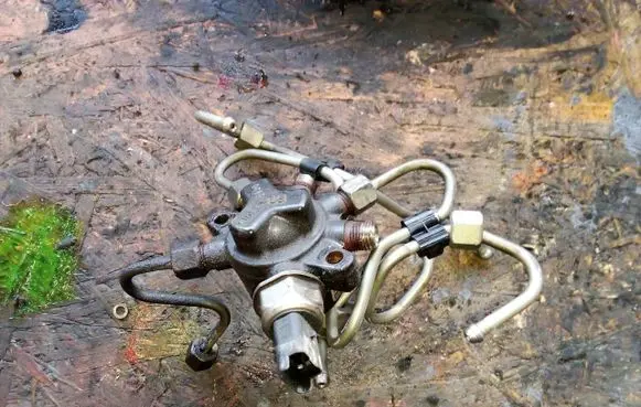 Renault Modus Fuel injection high pressure pump Nr82000573345
