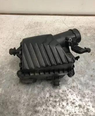 Opel Karl Air filter box 9678U