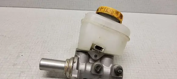 Subaru Outback Master brake cylinder