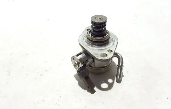 Citroen C4 III e-C4 Fuel injection high pressure pump 9830305880