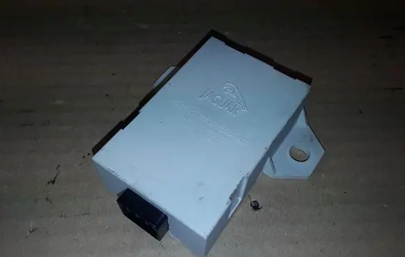 Jaguar S-Type Other control units/modules 2R8317E694AB