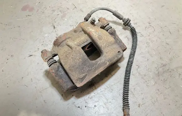 Volkswagen Amarok Front brake caliper