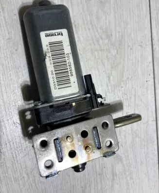 Jaguar XF X250 Seat adjustment motor 988582103