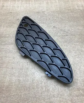 Mercedes-Benz E W211 Front bumper lower grill A2118850253
