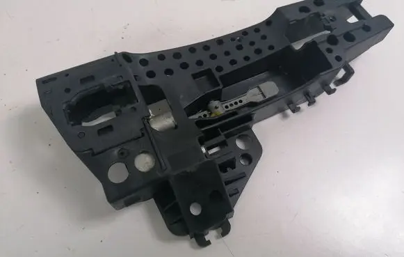 Rear door exterior handle/bracket