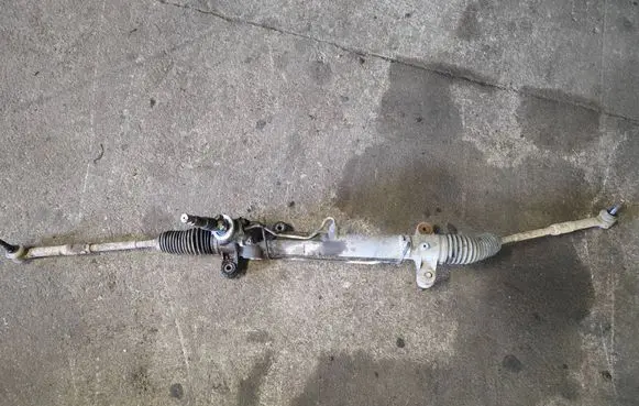 Toyota Avensis T250 Steering rack 