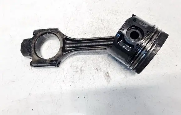 Volkswagen Golf III Piston with connecting rod 