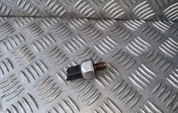 Volvo V50 Fuel pressure sensor 9658227880