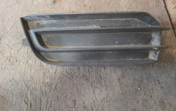 Audi A1 Front bumper lower grill 8X0807681