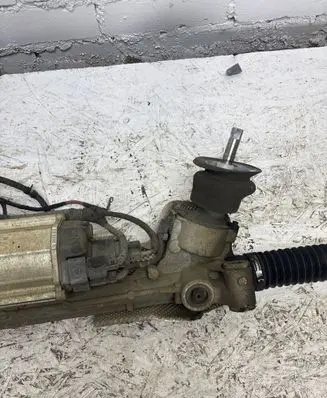 Opel Zafira C Steering rack